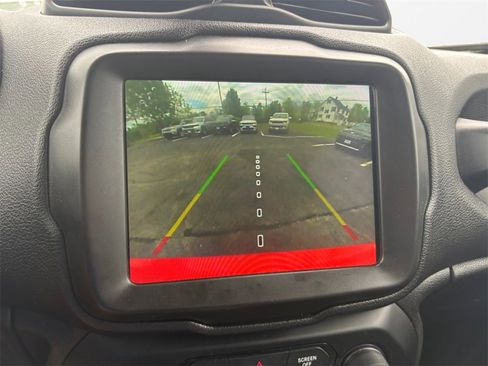 Certified 2021 Jeep Renegade Trailhawk image 13