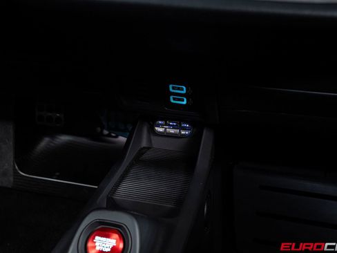 Used 2018 Ford GT RWD image 38