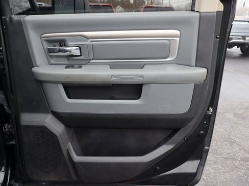 Used 2015 RAM 2500 SLT image 30