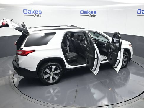 Used 2020 Chevrolet Traverse LT w/ LT Premium Package FWD image 60