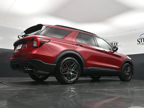 Used 2025 Ford Explorer ST w/ Sun And Sound Package RWD image 32