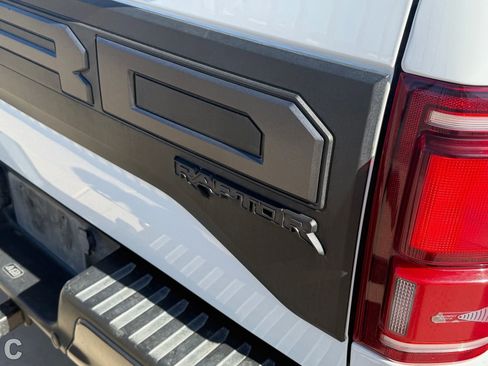 Used 2019 Ford F150 Raptor w/ Equipment Group 802A Luxury AWD/4WD image 10