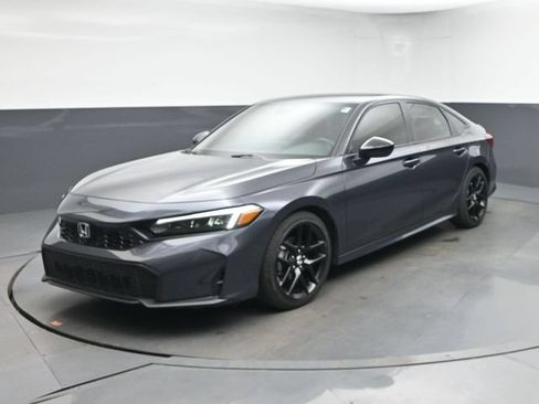 Used 2025 Honda Civic Sport image 3