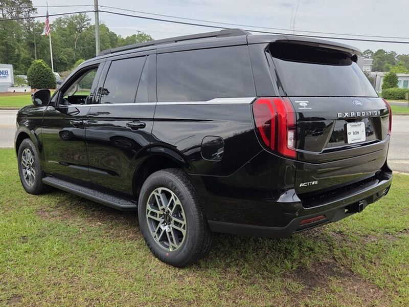 New 2026 Ford Expedition Active RWD image 11