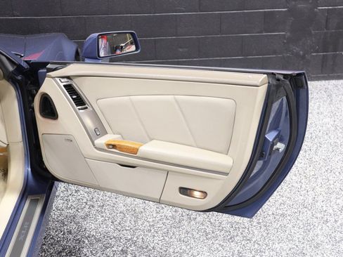 Used 2005 Cadillac XLR RWD image 41