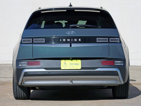 Used 2025 Hyundai Ioniq 5 SEL image 10