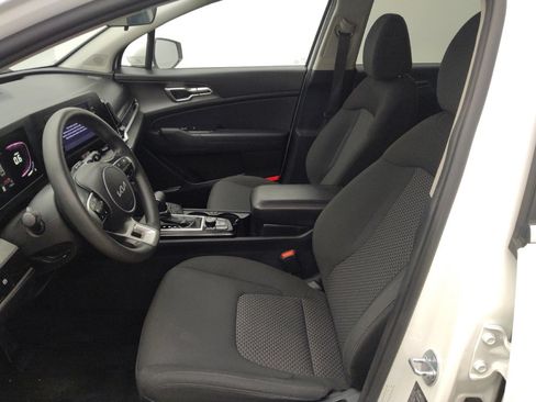 Used 2023 Kia Sportage LX AWD/4WD image 17