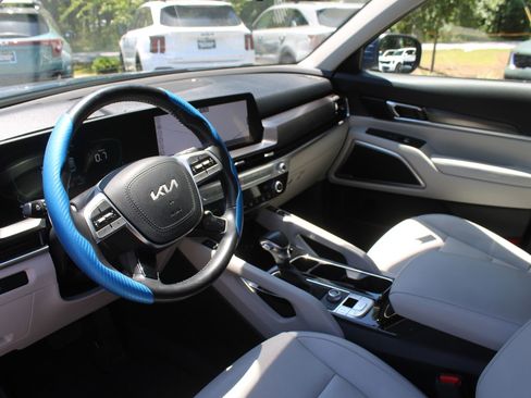 Certified 2024 Kia Telluride S w/ S Sunroof Package FWD image 22