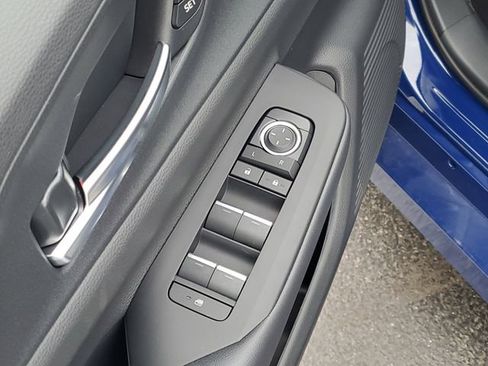 New 2026 Toyota Prius Plug-In Hybrid FWD image 9