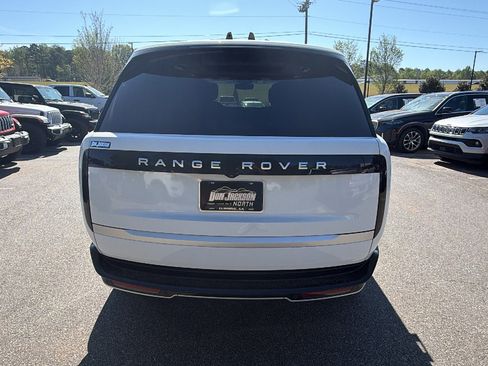 Used 2025 Land Rover Range Rover Autobiography AWD/4WD image 9