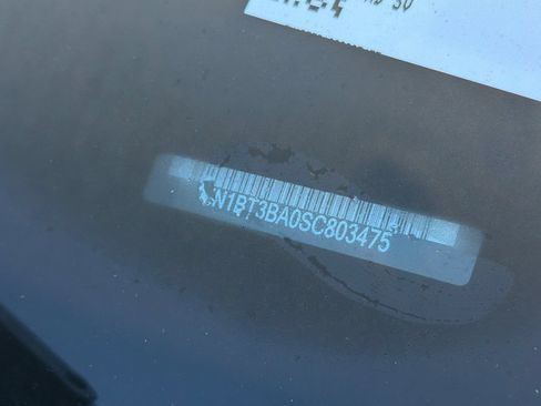 Used 2025 Nissan Rogue SV FWD image 3