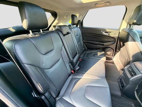 Used 2020 Ford Edge Titanium w/ Equipment Group 301A AWD/4WD image 26