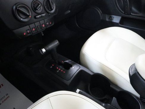 Used 2007 Volkswagen Beetle Triple White Edition image 15