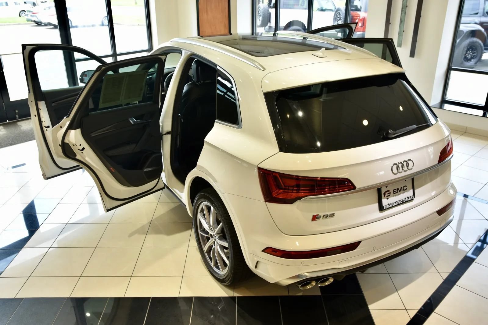 Used 2023 Audi SQ5 Premium Plus w/ Premium Plus Package AWD/4WD image 8