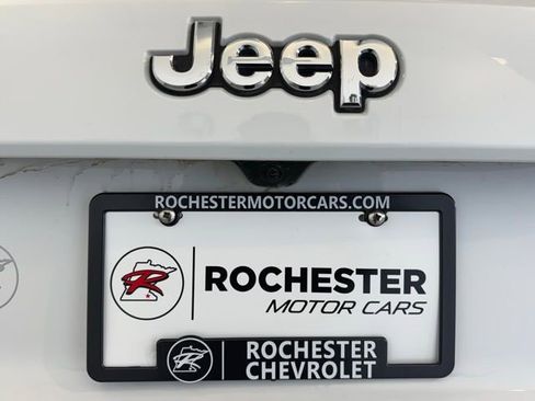 Used 2021 Jeep Grand Cherokee Limited image 42