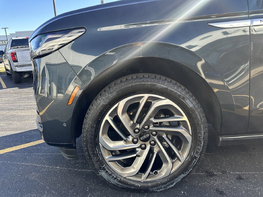 Used 2025 Lincoln Navigator L Reserve AWD/4WD image 19