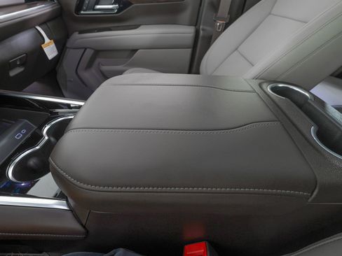 Used 2026 Chevrolet Tahoe Z71 w/ Comfort Package image 31