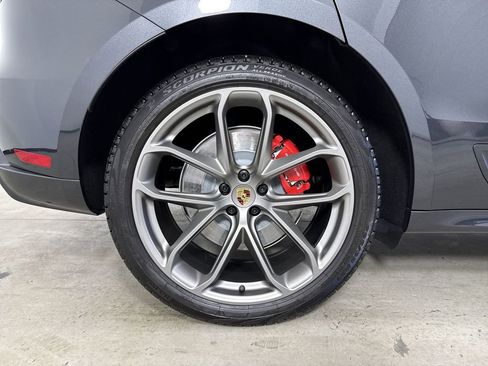 Certified 2025 Porsche Macan GTS AWD/4WD image 16