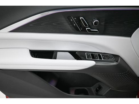 Certified 2024 Cadillac Lyriq Luxury AWD/4WD image 10