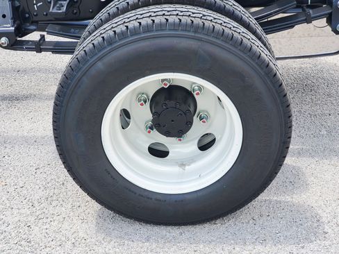 New 2025 Isuzu NPR image 5