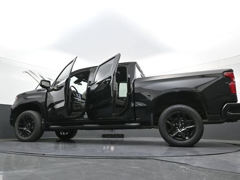 Used 2023 Chevrolet Silverado 1500 LT Trail Boss w/ LT Trail Boss Premium Package AWD/4WD image 40