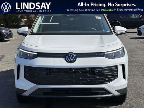 New 2026 Volkswagen Tiguan SE AWD/4WD image 3