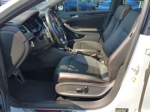 Used 2017 Volkswagen Jetta GLI FWD image 8