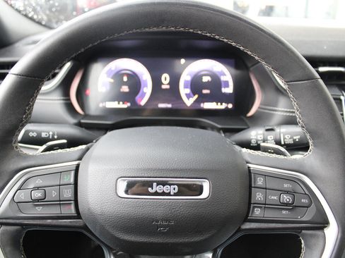 Certified 2023 Jeep Grand Cherokee L Laredo image 15