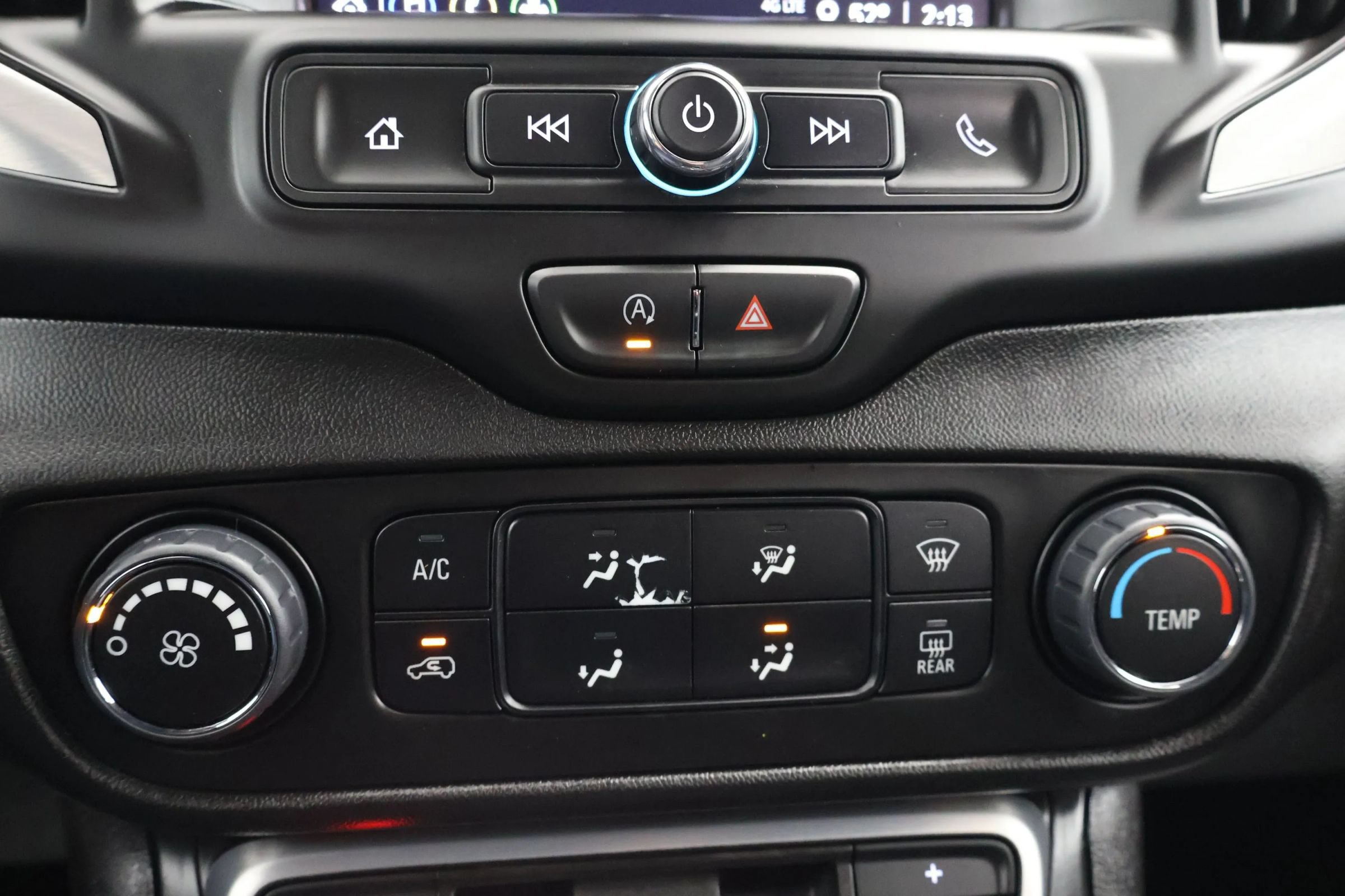 Used 2024 GMC Terrain SLE AWD/4WD image 31