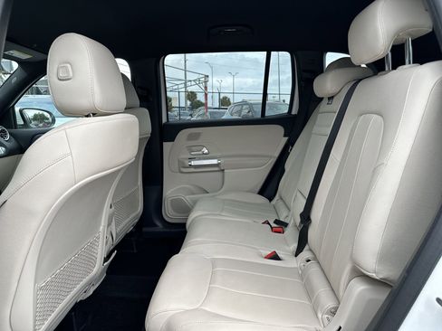 Used 2025 Mercedes-Benz GLB 250 4MATIC image 22