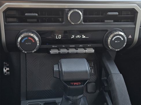 Used 2024 Toyota Tacoma TRD Sport image 16