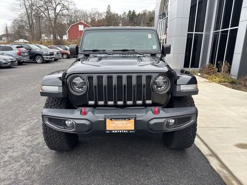 Certified 2019 Jeep Wrangler Unlimited Rubicon w/ Cold Weather Group image 2