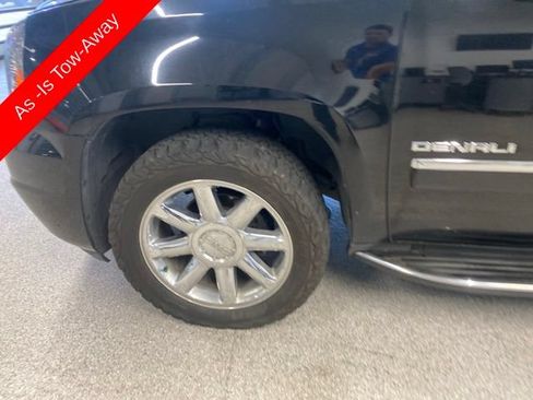 Used 2010 GMC Yukon XL Denali AWD/4WD image 9