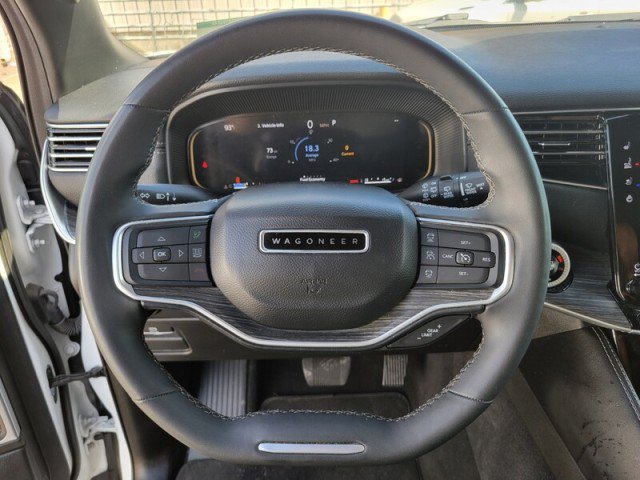 Used 2024 Jeep Wagoneer L Series II RWD image 11