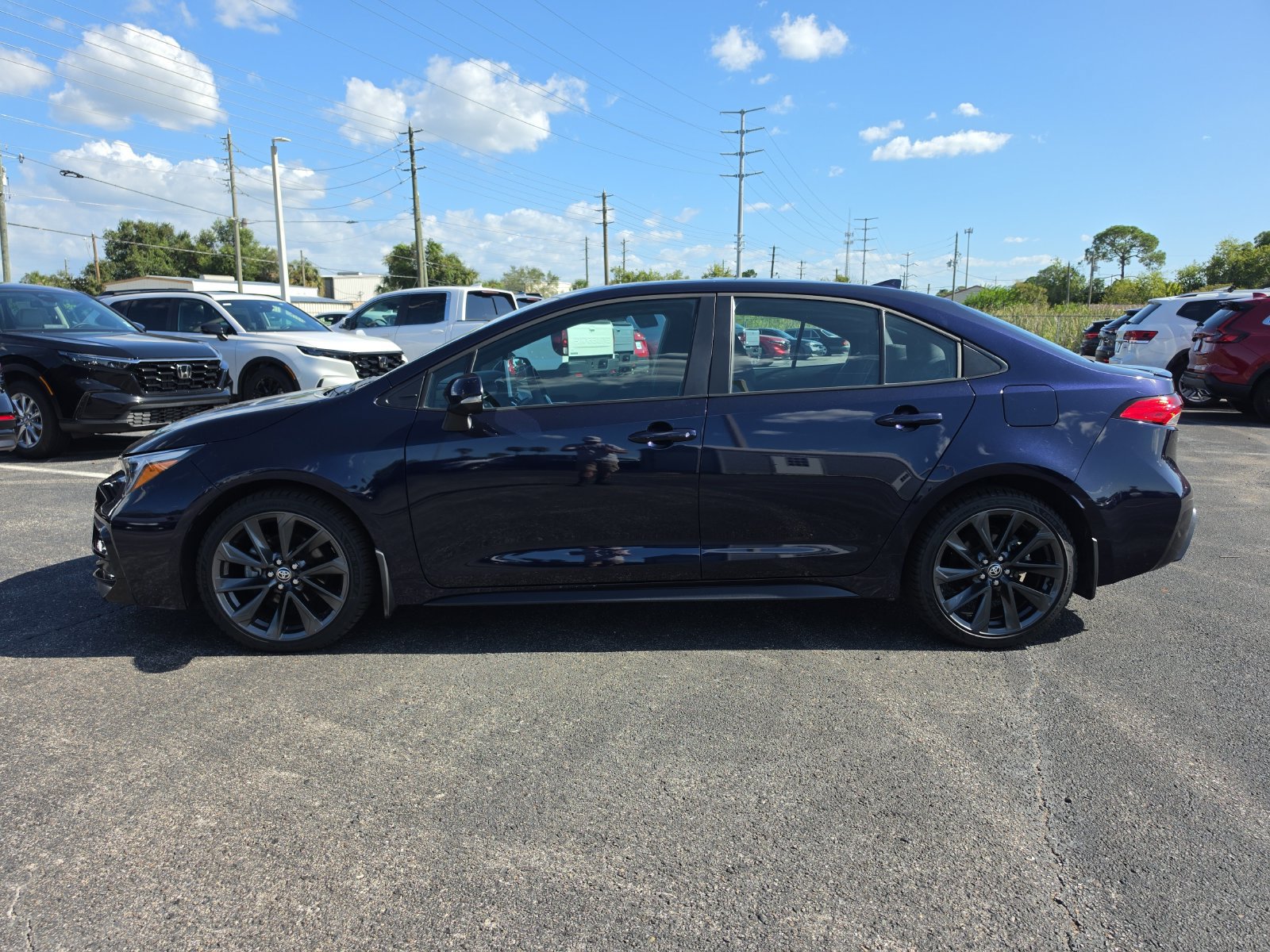 Used 2025 Toyota Corolla SE w/ SE Premium Package FWD image 6
