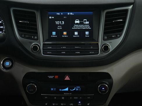 Used 2018 Hyundai Tucson Sport image 16