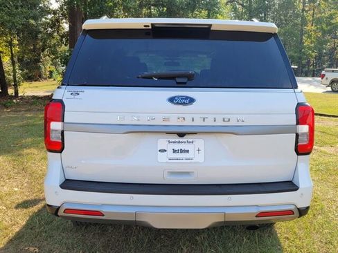 Used 2024 Ford Expedition XLT image 11