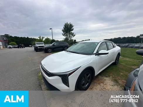 Used 2025 Kia K4 FWD image 9