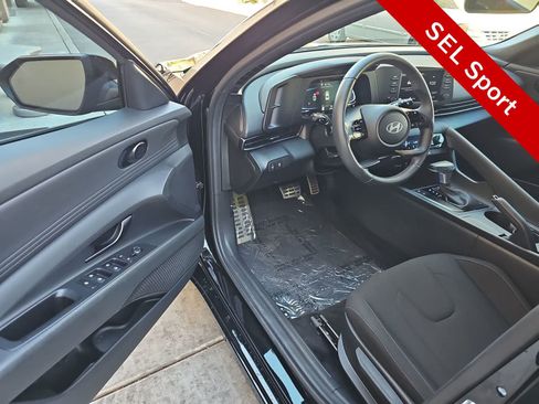 Used 2025 Hyundai Elantra Sport FWD image 10