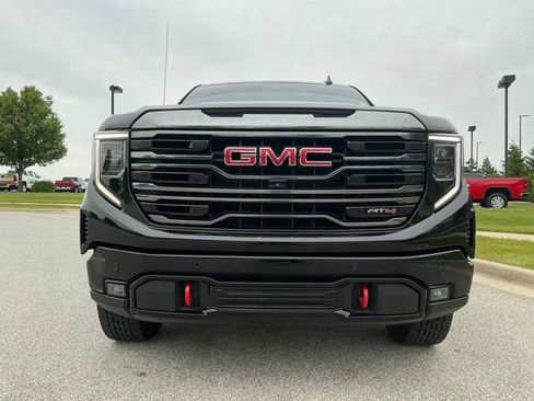 Used 2022 GMC Sierra 1500 AT4 w/ AT4 Premium Package AWD/4WD image 8