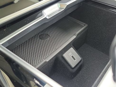 New 2026 Land Rover Range Rover SE image 26