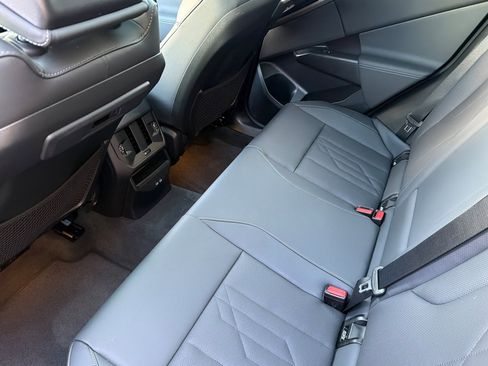 Used 2025 BMW X3 xDrive30i w/ Premium Package image 15