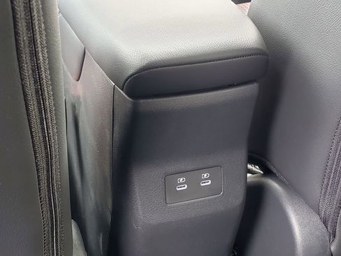 New 2026 Nissan Kicks SR image 31