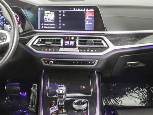 Used 2020 BMW X7 M50i image 14