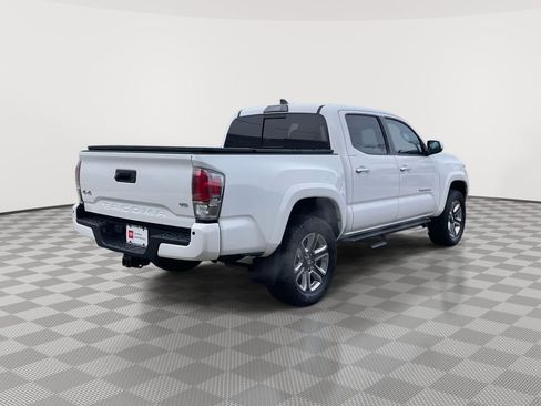 Used 2019 Toyota Tacoma Limited image 7