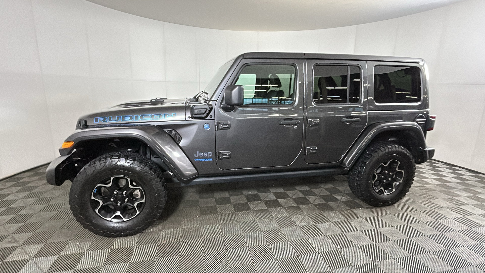 Used 2022 Jeep Wrangler Unlimited Rubicon 4xe w/ Cold Weather Group AWD/4WD image 7