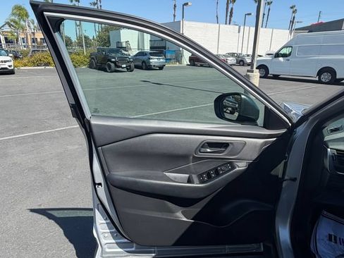 Used 2024 Nissan Rogue S FWD image 13