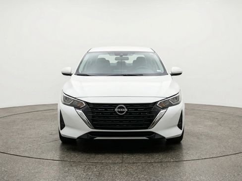 Used 2025 Nissan Sentra SV image 2