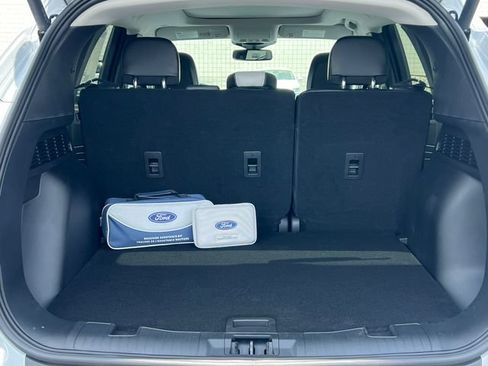 New 2025 Ford Escape SE w/ PHEV Premium Package FWD image 39