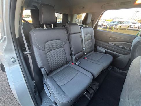 Used 2025 Nissan Pathfinder SV FWD image 42